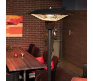Sunred Staande Terrasverwarmer Barcelona 1500 Watt in sfeersetting.