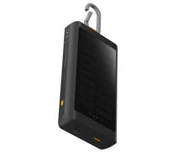 Xtorm powerbank 10.000 mAh met karabijnhaak en robuuste behuizing in zwart.

