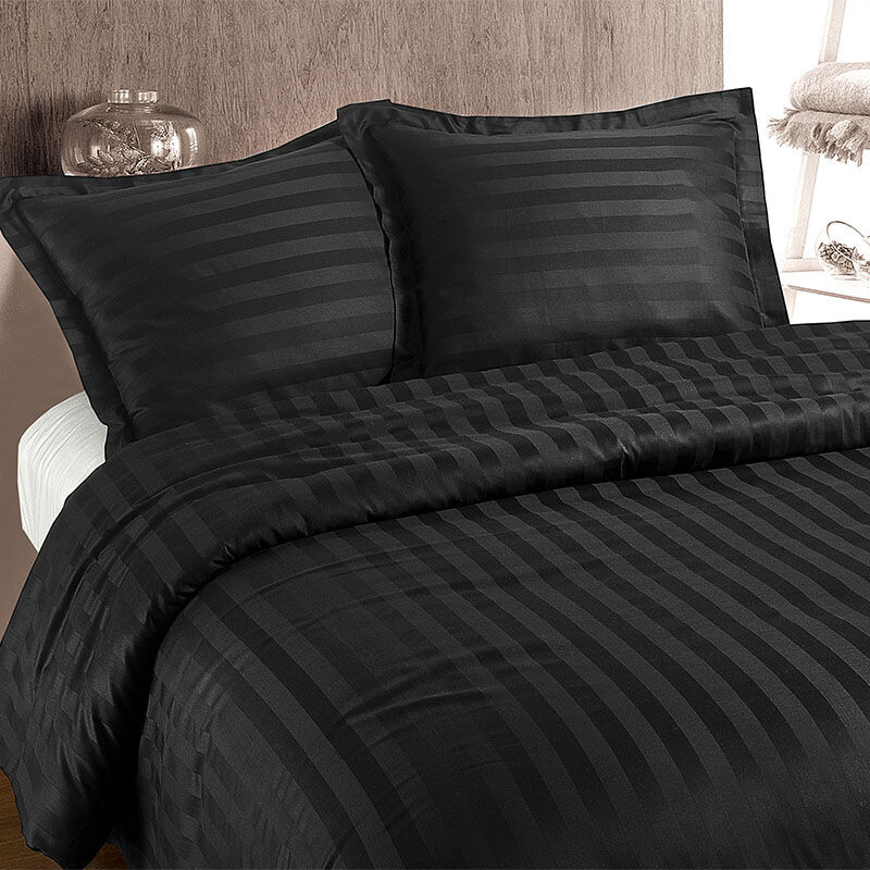 Het Primaviera Deluxe Hotel Stripe Dekbedovertrekset in de kleur antraciet. 