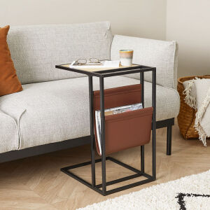 Het Lifa Living Magazine Rek Manhatten staat in de woonkamer.