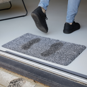 Magic Clean Droogloopmat in actie.