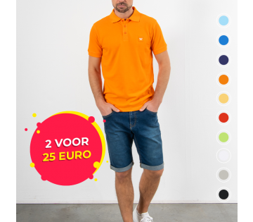 Een model draagt de Cappuccino Polo Plain Pique 