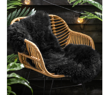 De Lifa Living XL Schapenvacht in zwart geeft sfeer aan je interieur!