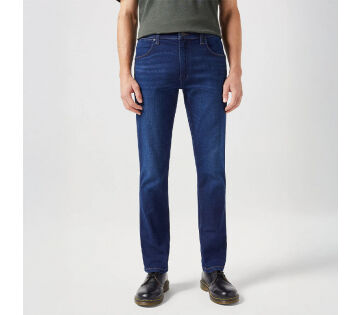 De voorzijde van de Wrangler Greensboro Night Shade. 