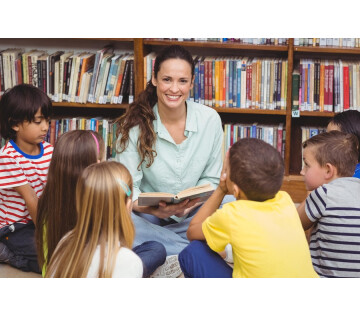 Voorlezen en knutselen in Joure