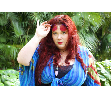 Matinee in't café: Alice Armstrong en  band in Peize