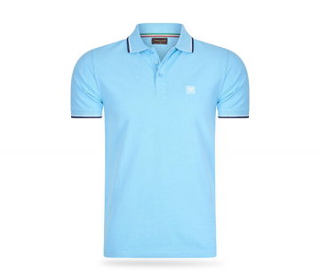 De Cappuccino Polo Applique Pique in de kleur sky. 