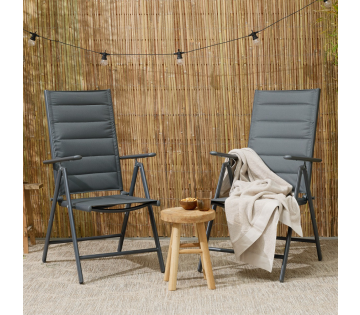 Set van 2 909 Outdoor Premium Tuinstoelen met Padding. Set van 2 909 Outdoor Premium Tuinstoelen met Padding.