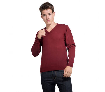 De William de Faye Heren Trui met V-Hals in de kleur bordeaux.