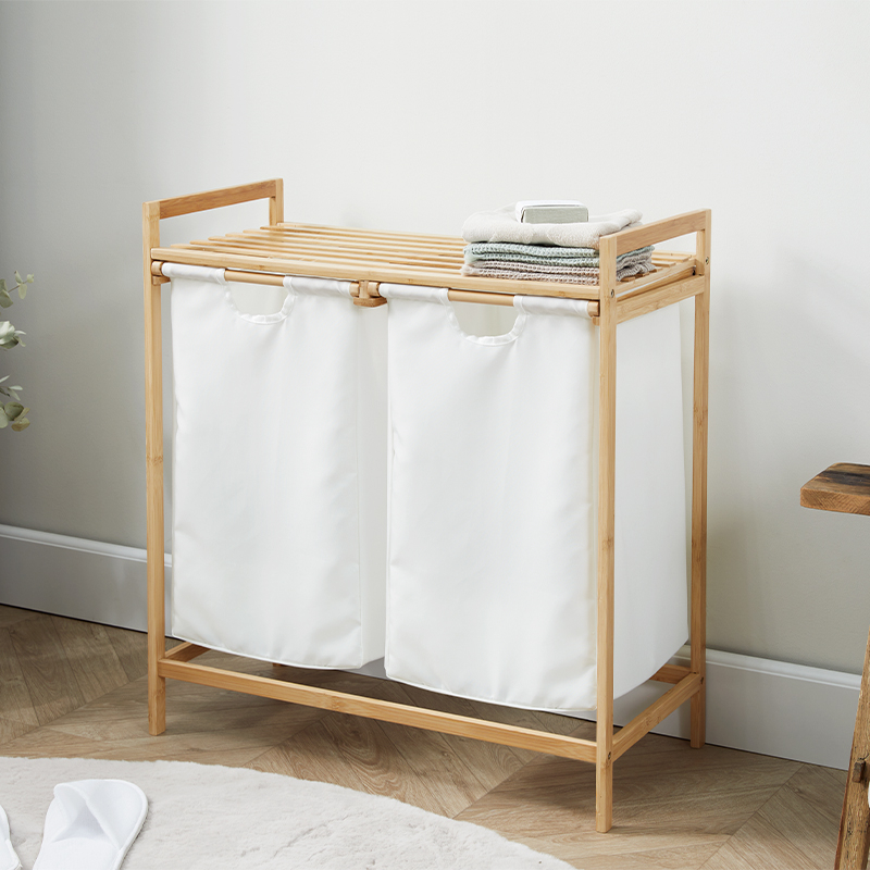 Het Lifa Bathing Bamboe Rek met 2 Wasmanden. Het Lifa Bathing Bamboe Rek met 2 Wasmanden.