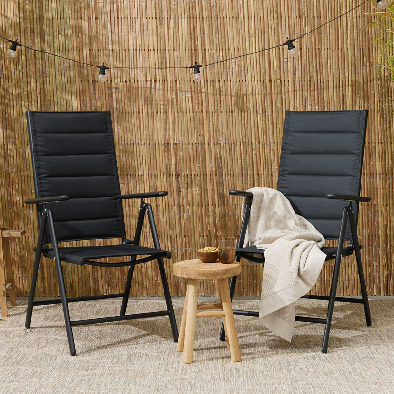 Set van 2 909 Outdoor Premium Tuinstoelen met Padding. Set van 2 909 Outdoor Premium Tuinstoelen met Padding.
