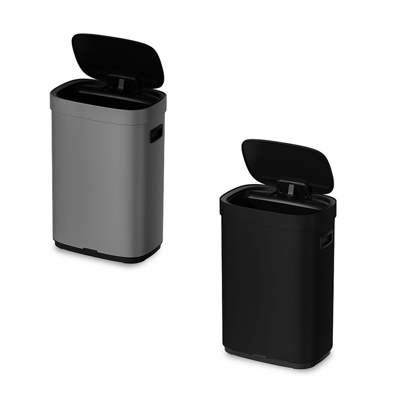 De FlinQ Mira Prullenbak 50 liter in nikkel en zwart. De FlinQ Mira Prullenbak 50 liter in nikkel en zwart.