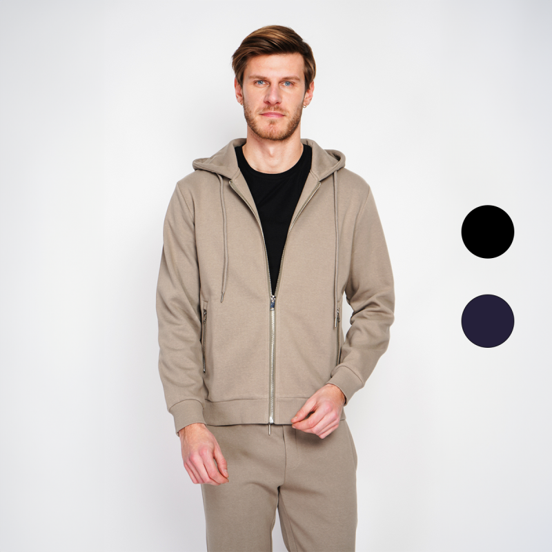 William de Faye Heren Capuchonvest in drie verschillende kleuren beschikbaar. William de Faye Heren Capuchonvest in drie verschillende kleuren beschikbaar.