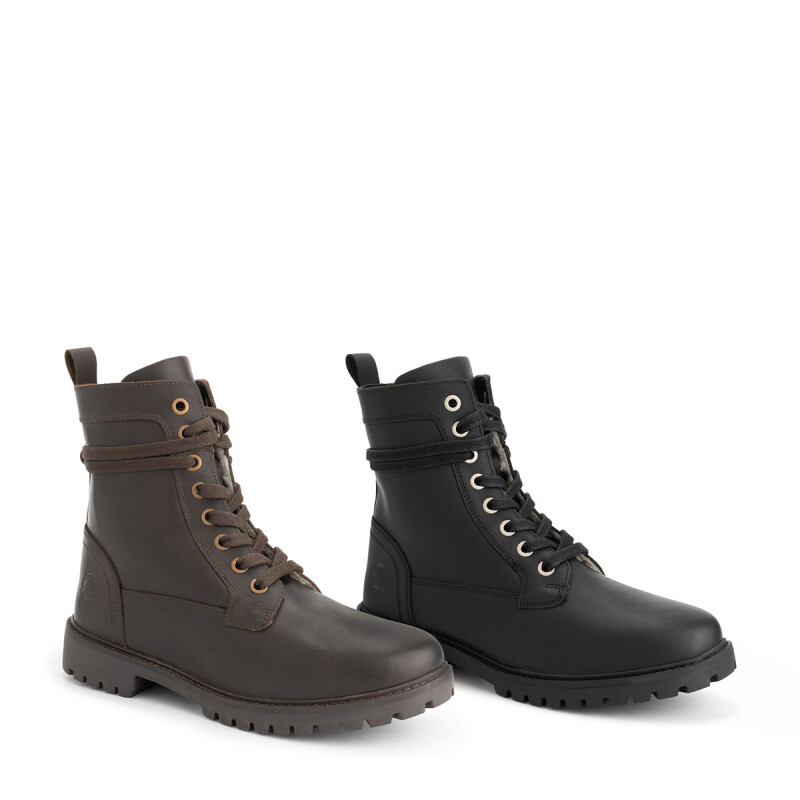 Travelin' Wolgevoerde Heren Veterschoenen Logstrup in twee verschillende kleuren.