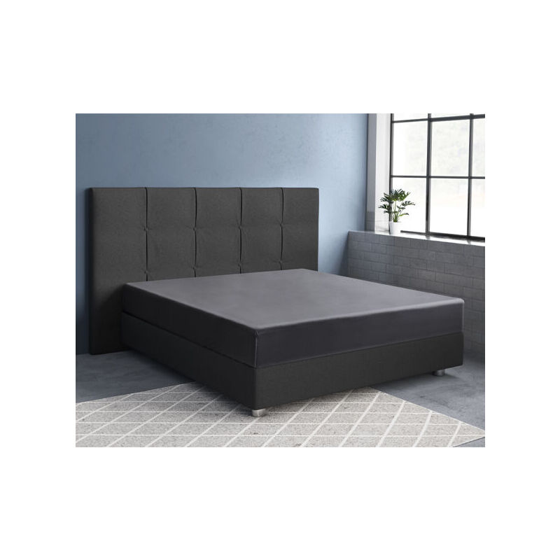 Het Primaviera Deluxe Satijnen Hoeslaken in de kleur antraciet. Het Primaviera Deluxe Satijnen Hoeslaken in de kleur antraciet.