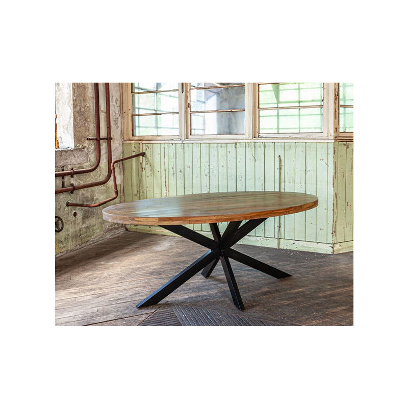 De tafel is gemaakt van duurzaam hout. 